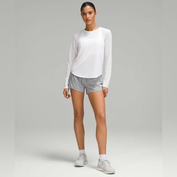 C - Lululemon Hotty Hot Low-Rise Lined Short 4" - Picture 3 of 7